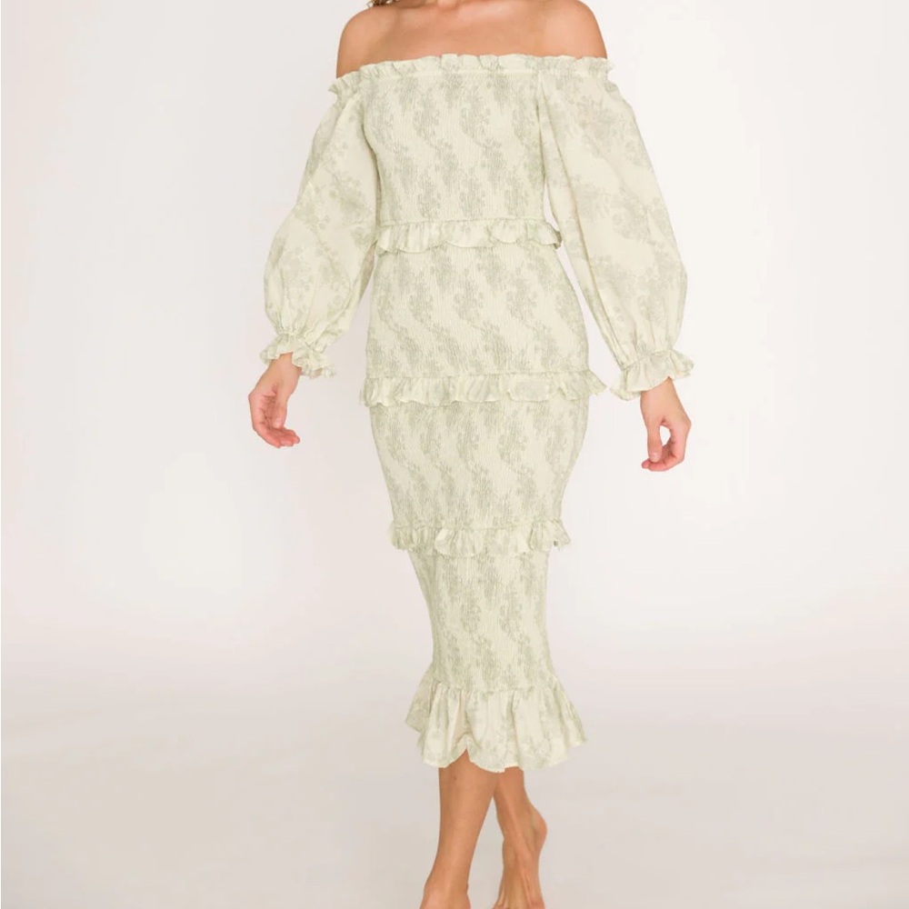 The Chloe midi dress in Sage - bump friendly